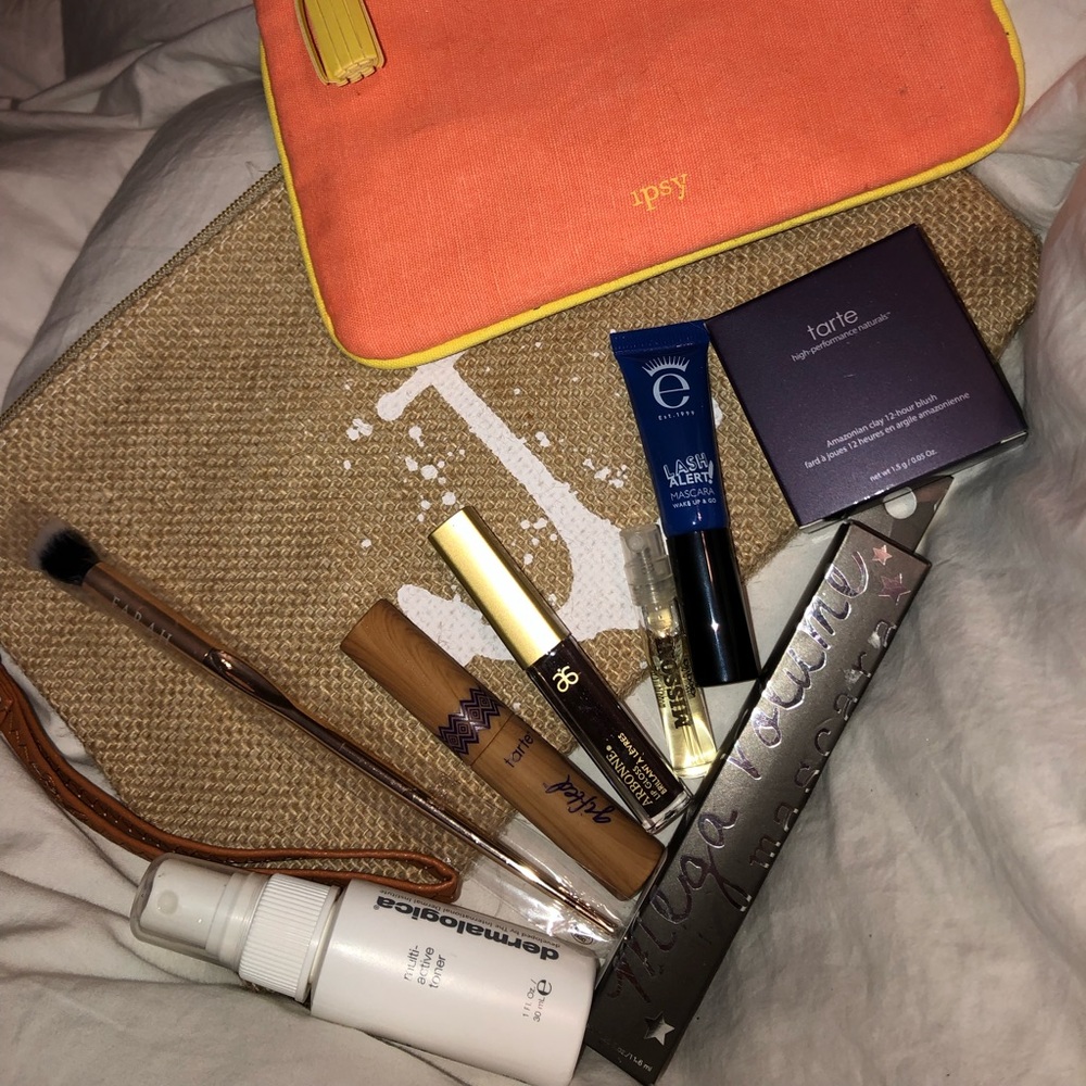 Makeup bundle!!